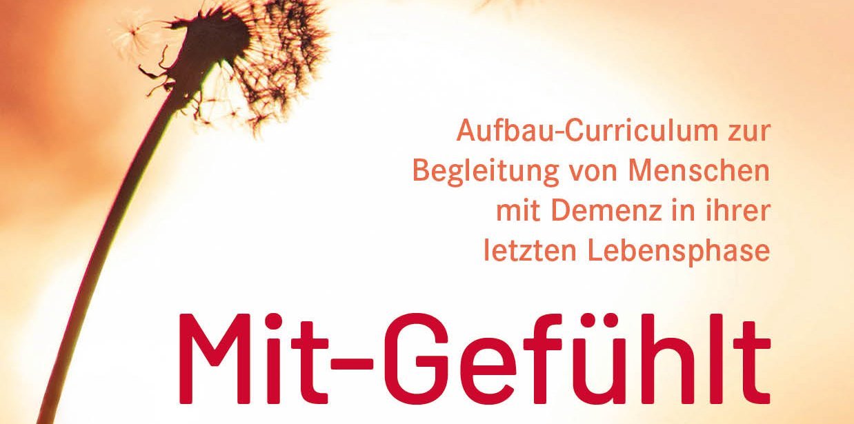 Cover des Curriculums, Pusteblume mit davonfliegenden Schirmchen